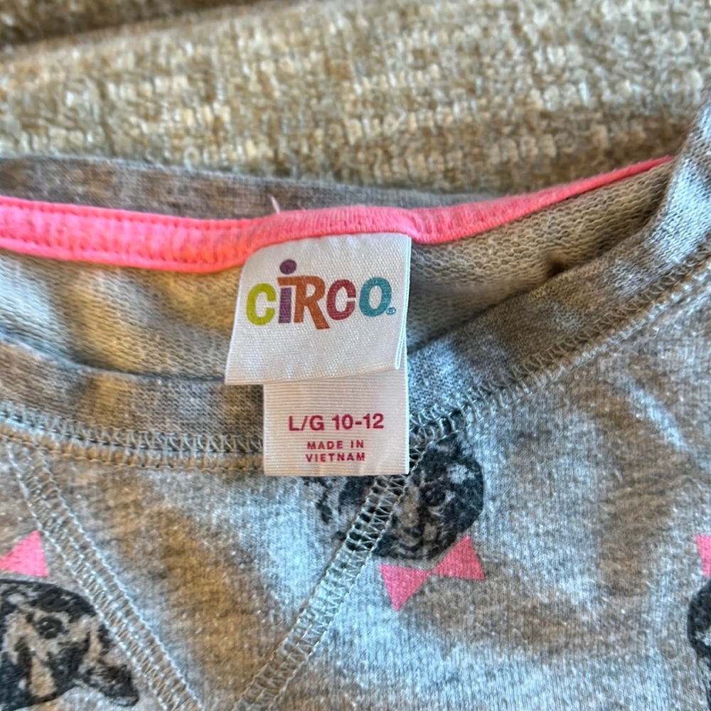 Cit I sweatshirt size 10-12 cats